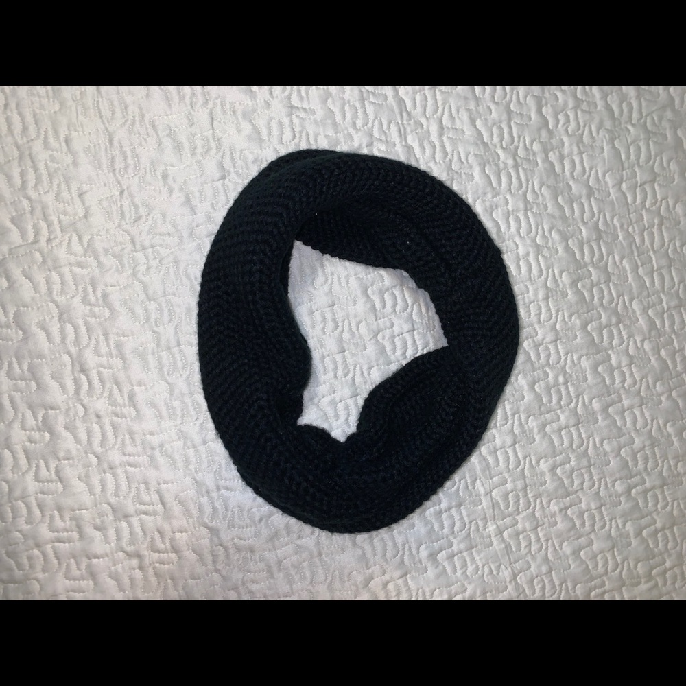 Black infinity scarf